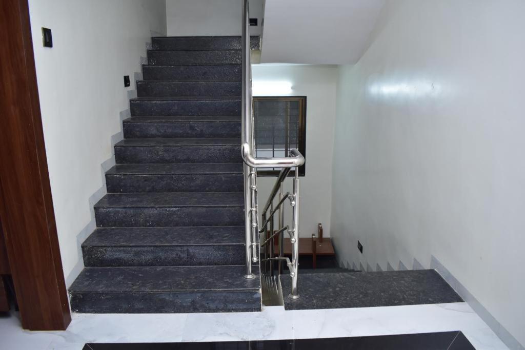 שירדי Hotel Sai Sandesh מראה חיצוני תמונה